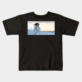 English Springer in snow Kids T-Shirt